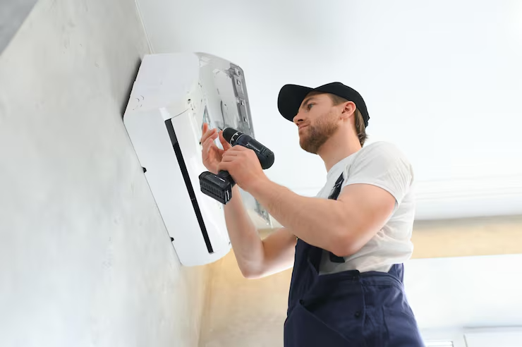 imgi 23 tecnico feliz reparando aire acondicionado 255667 64655